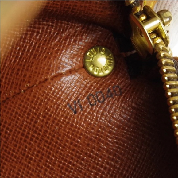 AUTHENTIC LOUIS VUITTON MONOGRAM DROUOT Monogram canvas - Picture 2 of 12